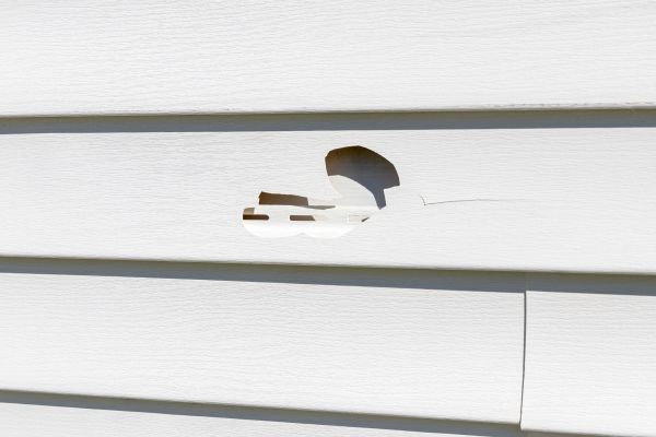 Cost of White Vinyl Siding Repair in Worcester